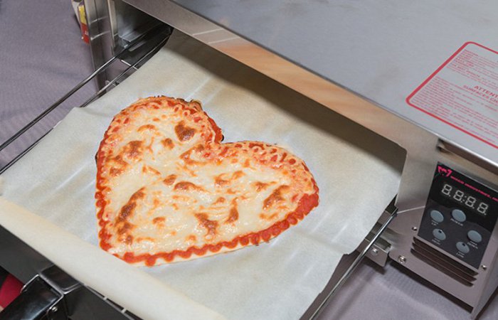 when-its-done-you-pop-it-into-a-400-degree-oven-for-five-minutes--and-voil-time-to-slice-up-your-3d-printed-pizza.jpg